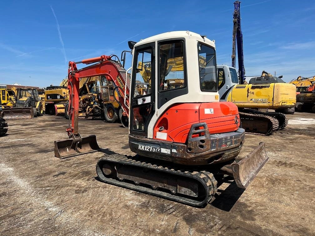 Kubota KX 121-3 - Minikuormaaja: kuva Kubota KX 121-3 - Minikuormaaja Kubota KX 121-3 - Minikuormaaja: kuva Kubota KX 121-3 - Minikuormaaja