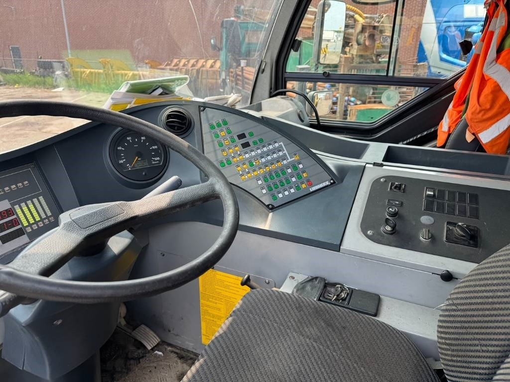 Kaikki maastonosturi Liebherr LTM 1070-4.1: kuva Kaikki maastonosturi Liebherr LTM 1070-4.1 Kaikki maastonosturi Liebherr LTM 1070-4.1: kuva Kaikki maastonosturi Liebherr LTM 1070-4.1