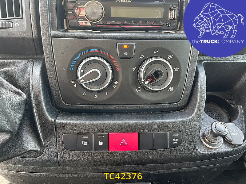 Avolava-auto Citroën Jumper: kuva Avolava-auto Citroën Jumper