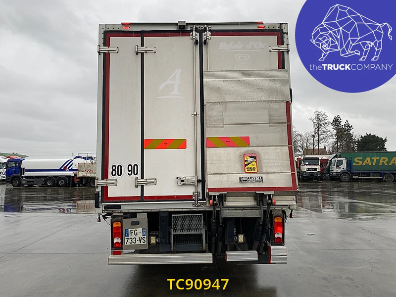 Renault D 210 - Refrigeraattori kuorma-auto: kuva Renault D 210 - Refrigeraattori kuorma-auto Renault D 210 - Refrigeraattori kuorma-auto: kuva Renault D 210 - Refrigeraattori kuorma-auto