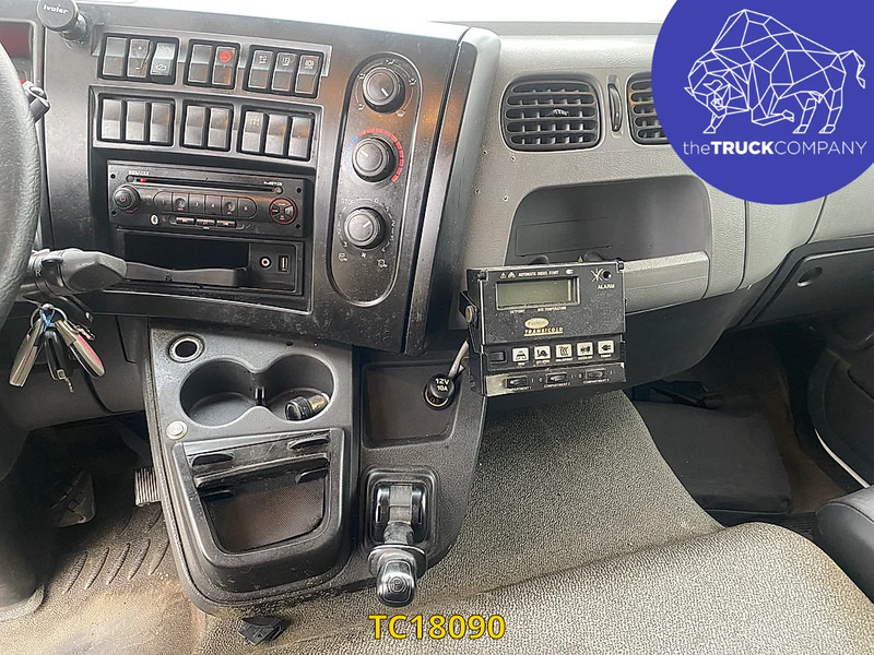 Renault D 240 - Refrigeraattori kuorma-auto: kuva Renault D 240 - Refrigeraattori kuorma-auto Renault D 240 - Refrigeraattori kuorma-auto: kuva Renault D 240 - Refrigeraattori kuorma-auto