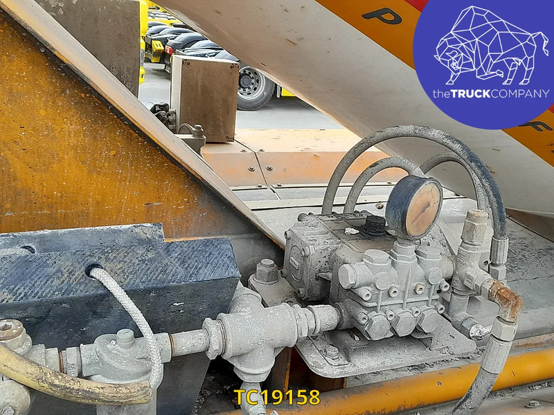 Renault Kerax 410 - Betoniauto: kuva Renault Kerax 410 - Betoniauto Renault Kerax 410 - Betoniauto: kuva Renault Kerax 410 - Betoniauto