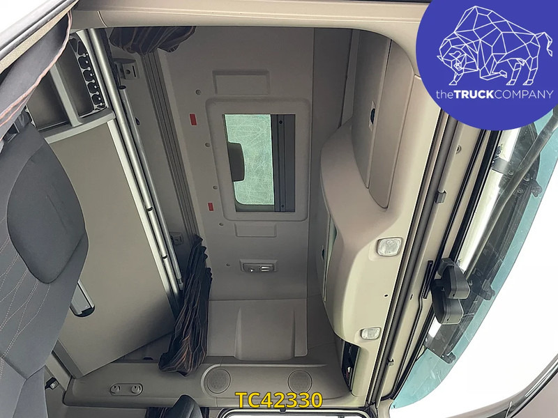 DAF XF 480 - Vetopöytäauto: kuva DAF XF 480 - Vetopöytäauto DAF XF 480 - Vetopöytäauto: kuva DAF XF 480 - Vetopöytäauto