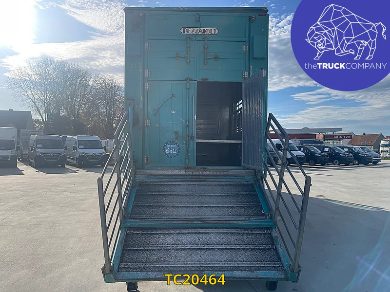 Volvo FH 480 - Eläinten kuljetus kuorma-auto: kuva Volvo FH 480 - Eläinten kuljetus kuorma-auto Volvo FH 480 - Eläinten kuljetus kuorma-auto: kuva Volvo FH 480 - Eläinten kuljetus kuorma-auto