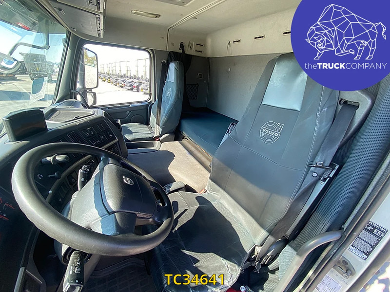 Volvo FM 330 - Refrigeraattori kuorma-auto: kuva Volvo FM 330 - Refrigeraattori kuorma-auto Volvo FM 330 - Refrigeraattori kuorma-auto: kuva Volvo FM 330 - Refrigeraattori kuorma-auto