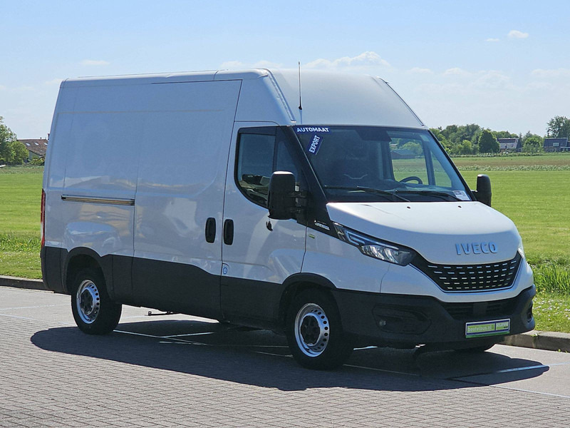 Iveco Daily 35S18 3.0Ltr 180Pk Airco! - Pakettiauto: kuva Iveco Daily 35S18 3.0Ltr 180Pk Airco! - Pakettiauto Iveco Daily 35S18 3.0Ltr 180Pk Airco! - Pakettiauto: kuva Iveco Daily 35S18 3.0Ltr 180Pk Airco! - Pakettiauto