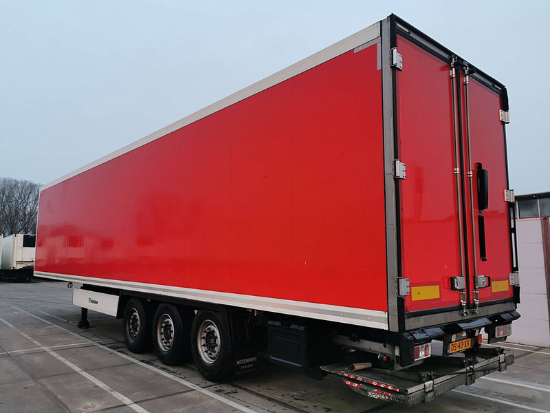 Krone TKS TAILLIFT LIFT AXLE - Refrigeraattori puoliperävaunu: kuva Krone TKS TAILLIFT LIFT AXLE - Refrigeraattori puoliperävaunu Krone TKS TAILLIFT LIFT AXLE - Refrigeraattori puoliperävaunu: kuva Krone TKS TAILLIFT LIFT AXLE - Refrigeraattori puoliperävaunu