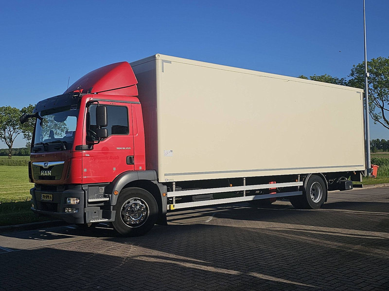 MAN 18.250 TGM BOX L 8.48 LIFT 2.5T - Umpikori kuorma-auto: kuva MAN 18.250 TGM BOX L 8.48 LIFT 2.5T - Umpikori kuorma-auto MAN 18.250 TGM BOX L 8.48 LIFT 2.5T - Umpikori kuorma-auto: kuva MAN 18.250 TGM BOX L 8.48 LIFT 2.5T - Umpikori kuorma-auto