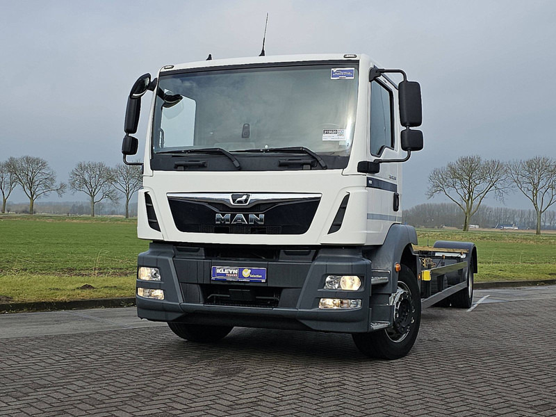 MAN 18.290 TGM 19T WB 578 AIRCO - Kuorma-auto alusta: kuva MAN 18.290 TGM 19T WB 578 AIRCO - Kuorma-auto alusta MAN 18.290 TGM 19T WB 578 AIRCO - Kuorma-auto alusta: kuva MAN 18.290 TGM 19T WB 578 AIRCO - Kuorma-auto alusta