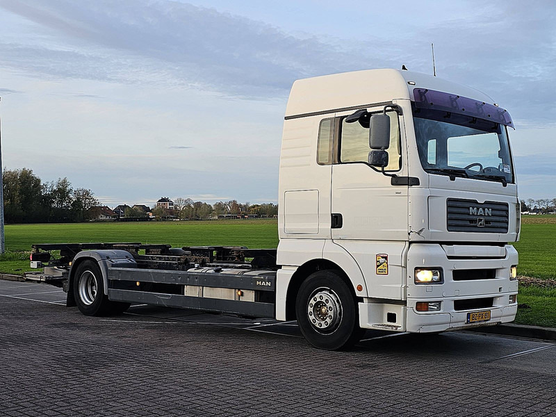 MAN 18.400 TGA XLX LIFT 508DKM NL-T - Konttialus/ Vaihtokuormatilat kuorma-auto: kuva MAN 18.400 TGA XLX LIFT 508DKM NL-T - Konttialus/ Vaihtokuormatilat kuorma-auto MAN 18.400 TGA XLX LIFT 508DKM NL-T - Konttialus/ Vaihtokuormatilat kuorma-auto: kuva MAN 18.400 TGA XLX LIFT 508DKM NL-T - Konttialus/ Vaihtokuormatilat kuorma-auto