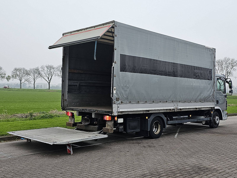 MAN 8.220 TGL MANUAL LIFT AIRCO - Pressukapelli kuorma-auto: kuva MAN 8.220 TGL MANUAL LIFT AIRCO - Pressukapelli kuorma-auto MAN 8.220 TGL MANUAL LIFT AIRCO - Pressukapelli kuorma-auto: kuva MAN 8.220 TGL MANUAL LIFT AIRCO - Pressukapelli kuorma-auto