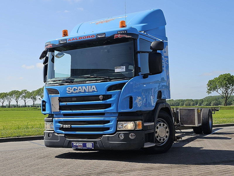 Scania P250 310TKM AIRCO WB560 - Kuorma-auto alusta: kuva Scania P250 310TKM AIRCO WB560 - Kuorma-auto alusta Scania P250 310TKM AIRCO WB560 - Kuorma-auto alusta: kuva Scania P250 310TKM AIRCO WB560 - Kuorma-auto alusta