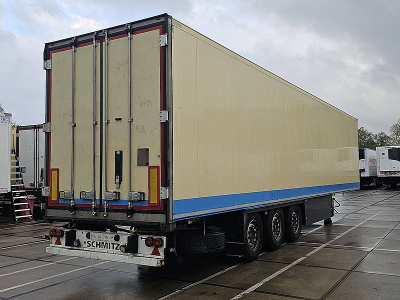 Schmitz Cargobull MEATRAILS - Refrigeraattori puoliperävaunu: kuva Schmitz Cargobull MEATRAILS - Refrigeraattori puoliperävaunu Schmitz Cargobull MEATRAILS - Refrigeraattori puoliperävaunu: kuva Schmitz Cargobull MEATRAILS - Refrigeraattori puoliperävaunu