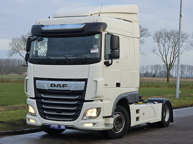 DAF XF 450 SPACECAB SKIRTS - Vetopöytäauto: kuva DAF XF 450 SPACECAB SKIRTS - Vetopöytäauto DAF XF 450 SPACECAB SKIRTS - Vetopöytäauto: kuva DAF XF 450 SPACECAB SKIRTS - Vetopöytäauto