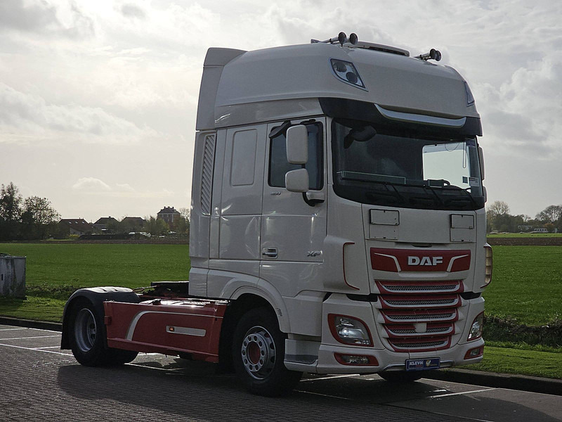 DAF XF 530 - Vetopöytäauto: kuva DAF XF 530 - Vetopöytäauto DAF XF 530 - Vetopöytäauto: kuva DAF XF 530 - Vetopöytäauto