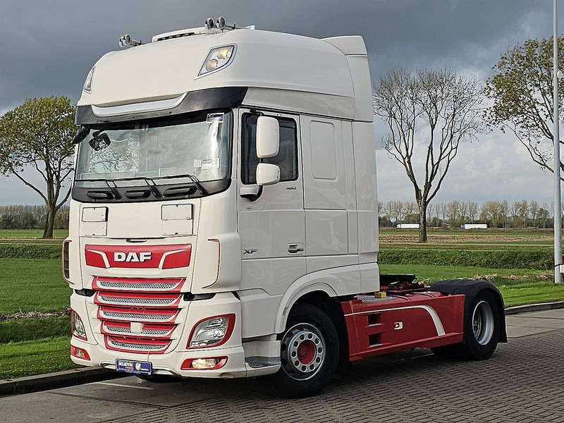 DAF XF 530 - Vetopöytäauto: kuva DAF XF 530 - Vetopöytäauto DAF XF 530 - Vetopöytäauto: kuva DAF XF 530 - Vetopöytäauto