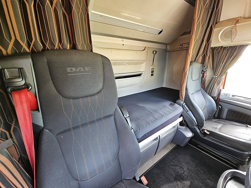 Vetopöytäauto DAF XF 530 SSC 6X2: kuva Vetopöytäauto DAF XF 530 SSC 6X2 Vetopöytäauto DAF XF 530 SSC 6X2: kuva Vetopöytäauto DAF XF 530 SSC 6X2