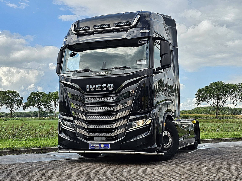 Iveco S-WAY AS440S51 2x tank,frigo - Vetopöytäauto: kuva Iveco S-WAY AS440S51 2x tank,frigo - Vetopöytäauto Iveco S-WAY AS440S51 2x tank,frigo - Vetopöytäauto: kuva Iveco S-WAY AS440S51 2x tank,frigo - Vetopöytäauto
