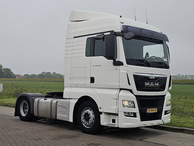 MAN 18.440 TGX XLX BLS 2X TANK - Vetopöytäauto: kuva MAN 18.440 TGX XLX BLS 2X TANK - Vetopöytäauto MAN 18.440 TGX XLX BLS 2X TANK - Vetopöytäauto: kuva MAN 18.440 TGX XLX BLS 2X TANK - Vetopöytäauto
