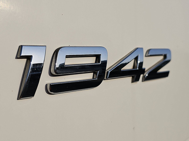 Vetopöytäauto Mercedes-Benz ACTROS 1842 LS BIGSPACE 2X TANK: kuva Vetopöytäauto Mercedes-Benz ACTROS 1842 LS BIGSPACE 2X TANK