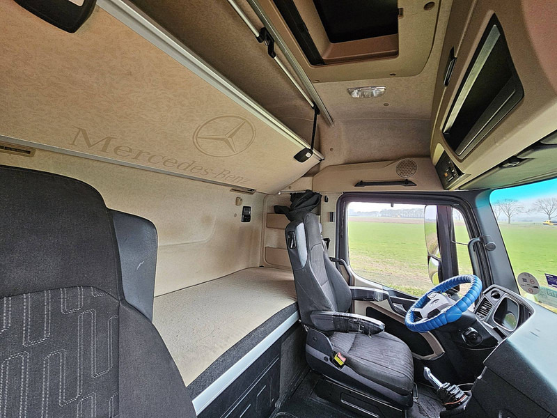 Vetopöytäauto Mercedes-Benz ACTROS 1843 LS: kuva Vetopöytäauto Mercedes-Benz ACTROS 1843 LS