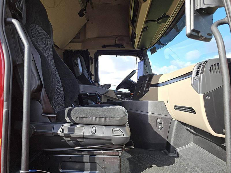 Vetopöytäauto Mercedes-Benz ACTROS 1848 LS MP5 GIGASPACE: kuva Vetopöytäauto Mercedes-Benz ACTROS 1848 LS MP5 GIGASPACE