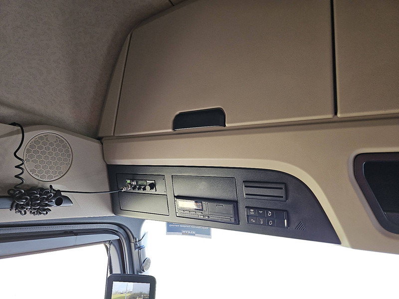Vetopöytäauto Mercedes-Benz ACTROS 1848 LS MP5 GIGASPACE: kuva Vetopöytäauto Mercedes-Benz ACTROS 1848 LS MP5 GIGASPACE