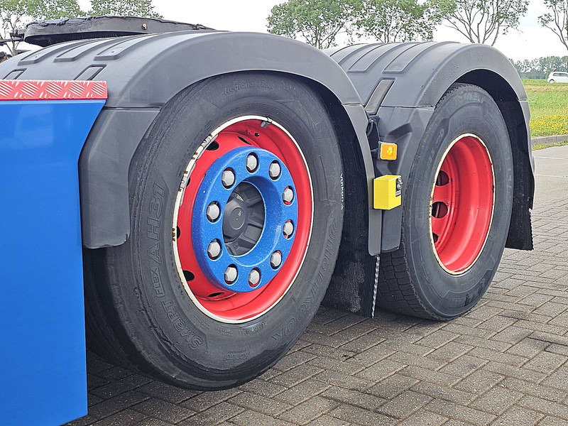 Vetopöytäauto Volvo FH 460 XL 6X2 I-SAVE LED: kuva Vetopöytäauto Volvo FH 460 XL 6X2 I-SAVE LED Vetopöytäauto Volvo FH 460 XL 6X2 I-SAVE LED: kuva Vetopöytäauto Volvo FH 460 XL 6X2 I-SAVE LED