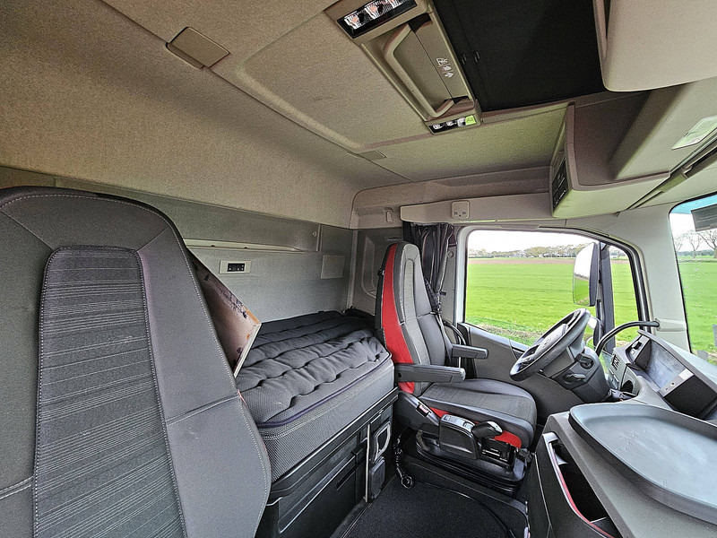 Vetopöytäauto Volvo FH 500 6X2 STEERED PTO+HYDR: kuva Vetopöytäauto Volvo FH 500 6X2 STEERED PTO+HYDR Vetopöytäauto Volvo FH 500 6X2 STEERED PTO+HYDR: kuva Vetopöytäauto Volvo FH 500 6X2 STEERED PTO+HYDR