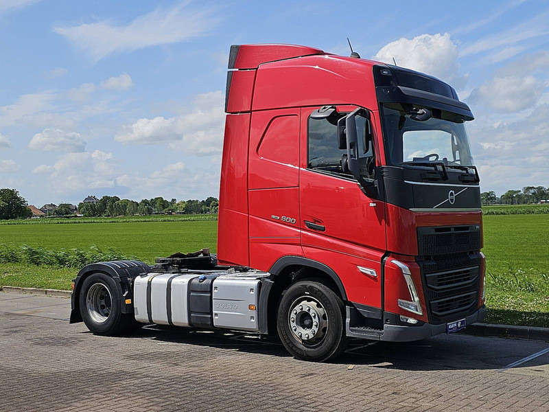 Vetopöytäauto Volvo FH 500 I-SAVE LED 2X TANK: kuva Vetopöytäauto Volvo FH 500 I-SAVE LED 2X TANK