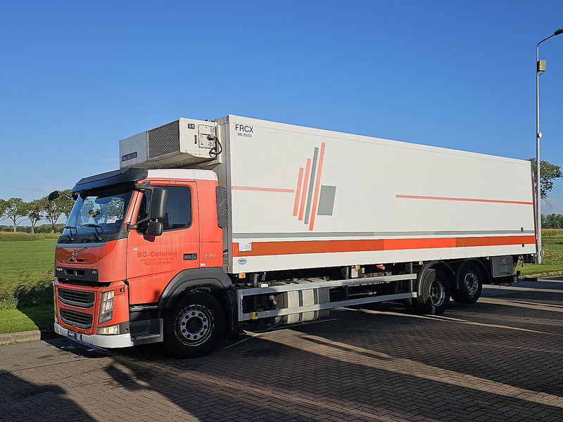 Volvo FM 330 6X2 FRIGOBL. LIFT - Refrigeraattori kuorma-auto: kuva Volvo FM 330 6X2 FRIGOBL. LIFT - Refrigeraattori kuorma-auto Volvo FM 330 6X2 FRIGOBL. LIFT - Refrigeraattori kuorma-auto: kuva Volvo FM 330 6X2 FRIGOBL. LIFT - Refrigeraattori kuorma-auto