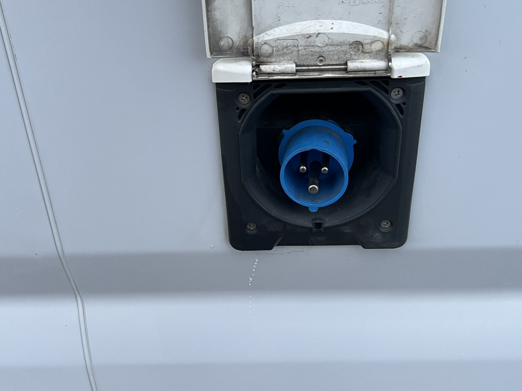 Fiat Ducato 150 L4H2 Carrier Xarios 350 Mt° Tiefkühl - Kylmäauto: kuva Fiat Ducato 150 L4H2 Carrier Xarios 350 Mt° Tiefkühl - Kylmäauto Fiat Ducato 150 L4H2 Carrier Xarios 350 Mt° Tiefkühl - Kylmäauto: kuva Fiat Ducato 150 L4H2 Carrier Xarios 350 Mt° Tiefkühl - Kylmäauto