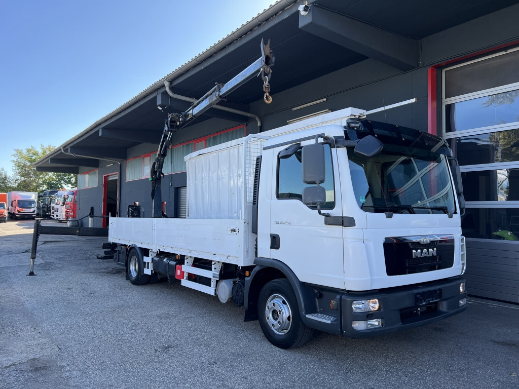 MAN TGL 12.250 6m Glasreff Palfinger PK-8501K Klima - Lava-kuorma-auto, Nosturiauto: kuva MAN TGL 12.250 6m Glasreff Palfinger PK-8501K Klima - Lava-kuorma-auto, Nosturiauto MAN TGL 12.250 6m Glasreff Palfinger PK-8501K Klima - Lava-kuorma-auto, Nosturiauto: kuva MAN TGL 12.250 6m Glasreff Palfinger PK-8501K Klima - Lava-kuorma-auto, Nosturiauto