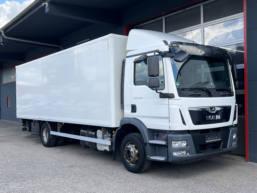 MAN TGM 12.290 Klimaautomatik NAVI Kamera 7m+LBW AHK - Umpikori kuorma-auto: kuva MAN TGM 12.290 Klimaautomatik NAVI Kamera 7m+LBW AHK - Umpikori kuorma-auto MAN TGM 12.290 Klimaautomatik NAVI Kamera 7m+LBW AHK - Umpikori kuorma-auto: kuva MAN TGM 12.290 Klimaautomatik NAVI Kamera 7m+LBW AHK - Umpikori kuorma-auto