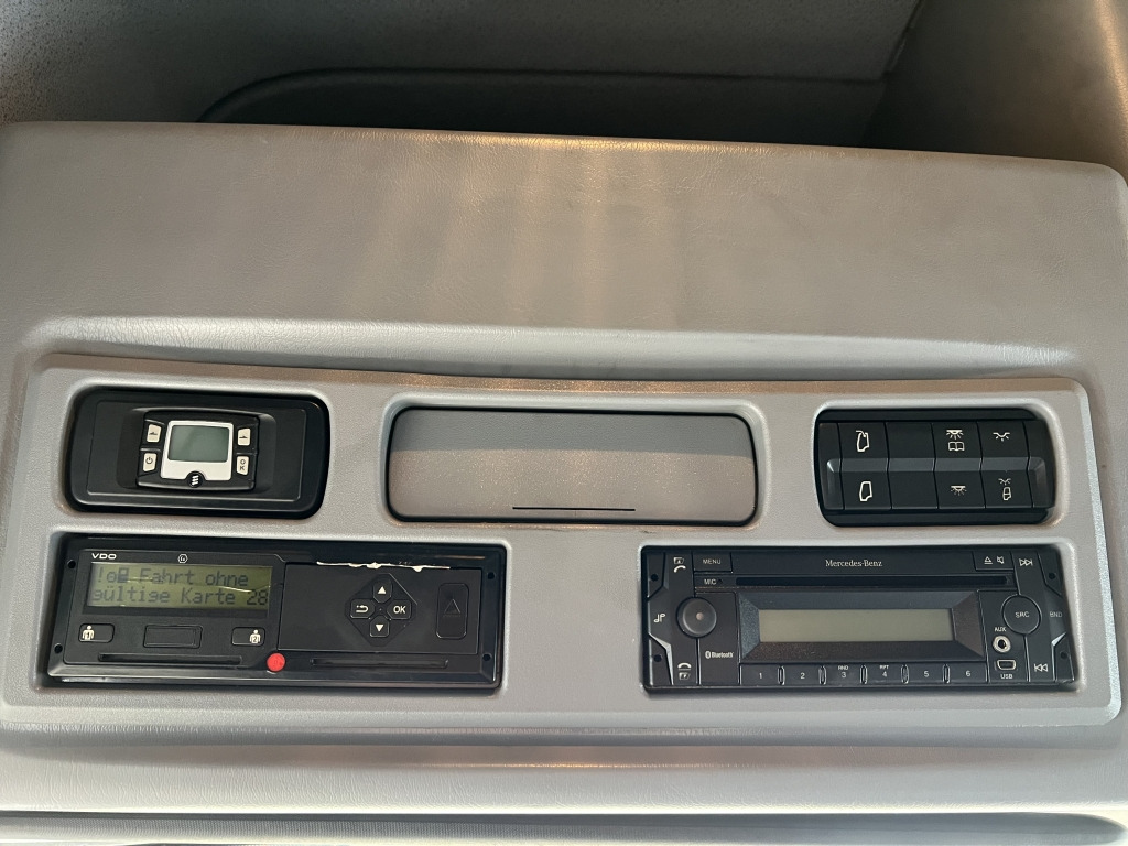 Mercedes-Benz Atego 1230 Klima ACC Schlafkabine 7,2m P+P LBW - Pressukapelli kuorma-auto: kuva Mercedes-Benz Atego 1230 Klima ACC Schlafkabine 7,2m P+P LBW - Pressukapelli kuorma-auto Mercedes-Benz Atego 1230 Klima ACC Schlafkabine 7,2m P+P LBW - Pressukapelli kuorma-auto: kuva Mercedes-Benz Atego 1230 Klima ACC Schlafkabine 7,2m P+P LBW - Pressukapelli kuorma-auto