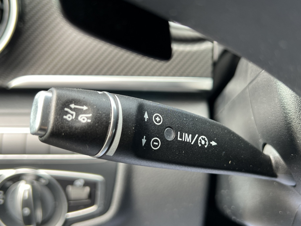 Mercedes-Benz V 300 d AVANTGARDE AMG line kompakt Burmester - Henkilöauto: kuva Mercedes-Benz V 300 d AVANTGARDE AMG line kompakt Burmester - Henkilöauto Mercedes-Benz V 300 d AVANTGARDE AMG line kompakt Burmester - Henkilöauto: kuva Mercedes-Benz V 300 d AVANTGARDE AMG line kompakt Burmester - Henkilöauto