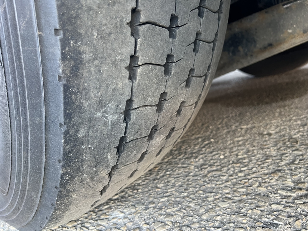 MAN TGX 18.440 EEV Klimaaut. Motorbremse Mega Jumbo - Vetopöytäauto: kuva MAN TGX 18.440 EEV Klimaaut. Motorbremse Mega Jumbo - Vetopöytäauto MAN TGX 18.440 EEV Klimaaut. Motorbremse Mega Jumbo - Vetopöytäauto: kuva MAN TGX 18.440 EEV Klimaaut. Motorbremse Mega Jumbo - Vetopöytäauto