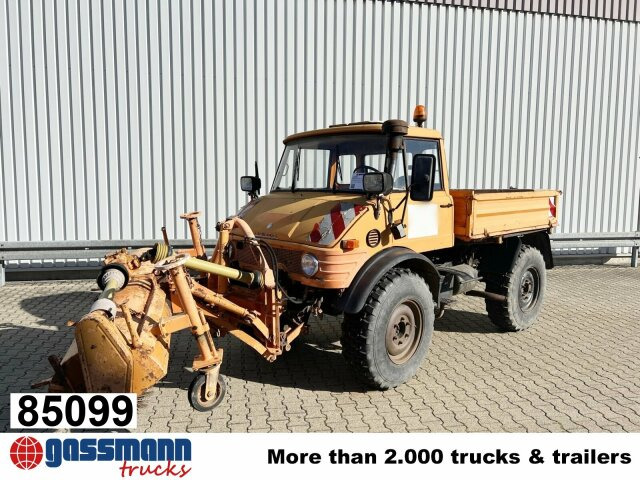 Unimog U84 406 4x4, Kommunalhydraulik, Zapfwelle vorn & - Kunnallis-/ Erikoisajoneuvot: kuva Unimog U84 406 4x4, Kommunalhydraulik, Zapfwelle vorn & - Kunnallis-/ Erikoisajoneuvot Unimog U84 406 4x4, Kommunalhydraulik, Zapfwelle vorn & - Kunnallis-/ Erikoisajoneuvot: kuva Unimog U84 406 4x4, Kommunalhydraulik, Zapfwelle vorn & - Kunnallis-/ Erikoisajoneuvot