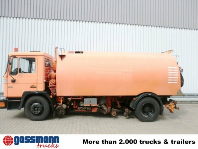 MAN M03 14.152 4x2, Schienenkehrmaschine - Lakaisuauto: kuva MAN M03 14.152 4x2, Schienenkehrmaschine - Lakaisuauto MAN M03 14.152 4x2, Schienenkehrmaschine - Lakaisuauto: kuva MAN M03 14.152 4x2, Schienenkehrmaschine - Lakaisuauto