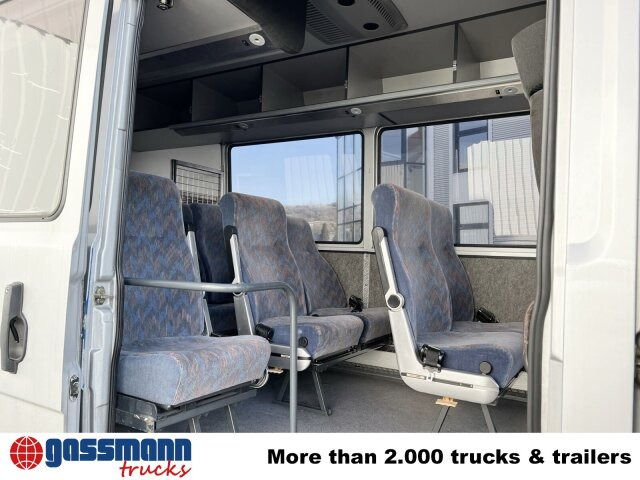 Mercedes-Benz 711 D-KA 4x2, Standklima, 11-Sitze, 2 x on stock - Minibussi, Pikkubussi: kuva Mercedes-Benz 711 D-KA 4x2, Standklima, 11-Sitze, 2 x on stock - Minibussi, Pikkubussi Mercedes-Benz 711 D-KA 4x2, Standklima, 11-Sitze, 2 x on stock - Minibussi, Pikkubussi: kuva Mercedes-Benz 711 D-KA 4x2, Standklima, 11-Sitze, 2 x on stock - Minibussi, Pikkubussi
