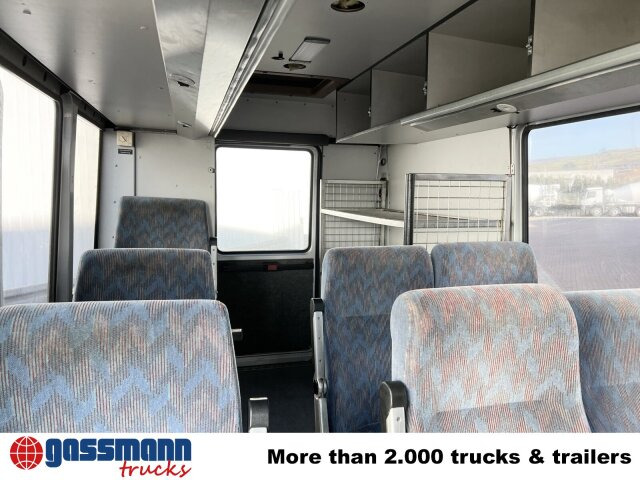 Mercedes-Benz 711 D-KA 4x2, Standklima, 11-Sitze, 2 x on stock - Minibussi, Pikkubussi: kuva Mercedes-Benz 711 D-KA 4x2, Standklima, 11-Sitze, 2 x on stock - Minibussi, Pikkubussi Mercedes-Benz 711 D-KA 4x2, Standklima, 11-Sitze, 2 x on stock - Minibussi, Pikkubussi: kuva Mercedes-Benz 711 D-KA 4x2, Standklima, 11-Sitze, 2 x on stock - Minibussi, Pikkubussi