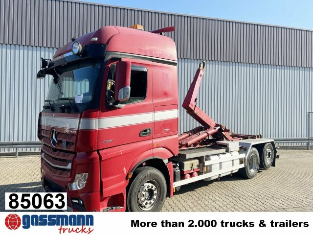 Mercedes-Benz Actros 2551 L 6x2/46, Retarder, Liftachse, - Koukkulava kuorma-auto: kuva Mercedes-Benz Actros 2551 L 6x2/46, Retarder, Liftachse, - Koukkulava kuorma-auto Mercedes-Benz Actros 2551 L 6x2/46, Retarder, Liftachse, - Koukkulava kuorma-auto: kuva Mercedes-Benz Actros 2551 L 6x2/46, Retarder, Liftachse, - Koukkulava kuorma-auto