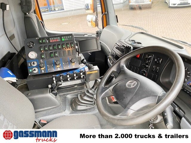 Mercedes-Benz Atego 1324 4x2, Kehrmaschine Explorer 8 - Lakaisuauto: kuva Mercedes-Benz Atego 1324 4x2, Kehrmaschine Explorer 8 - Lakaisuauto Mercedes-Benz Atego 1324 4x2, Kehrmaschine Explorer 8 - Lakaisuauto: kuva Mercedes-Benz Atego 1324 4x2, Kehrmaschine Explorer 8 - Lakaisuauto