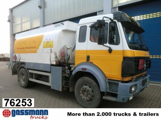 Mercedes-Benz SK 1824 L 4x2, Esterer Tankaufbau ca. 13.100l, 2 - Säiliöauto: kuva Mercedes-Benz SK 1824 L 4x2, Esterer Tankaufbau ca. 13.100l, 2 - Säiliöauto Mercedes-Benz SK 1824 L 4x2, Esterer Tankaufbau ca. 13.100l, 2 - Säiliöauto: kuva Mercedes-Benz SK 1824 L 4x2, Esterer Tankaufbau ca. 13.100l, 2 - Säiliöauto