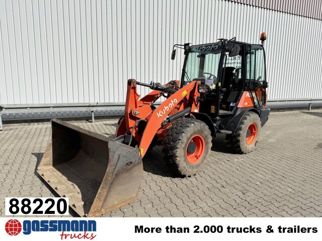 Kubota R090 4x4, Palettengabel, ca. 838 Betr.-Std. - Rakennuskoneet: kuva Kubota R090 4x4, Palettengabel, ca. 838 Betr.-Std. - Rakennuskoneet Kubota R090 4x4, Palettengabel, ca. 838 Betr.-Std. - Rakennuskoneet: kuva Kubota R090 4x4, Palettengabel, ca. 838 Betr.-Std. - Rakennuskoneet