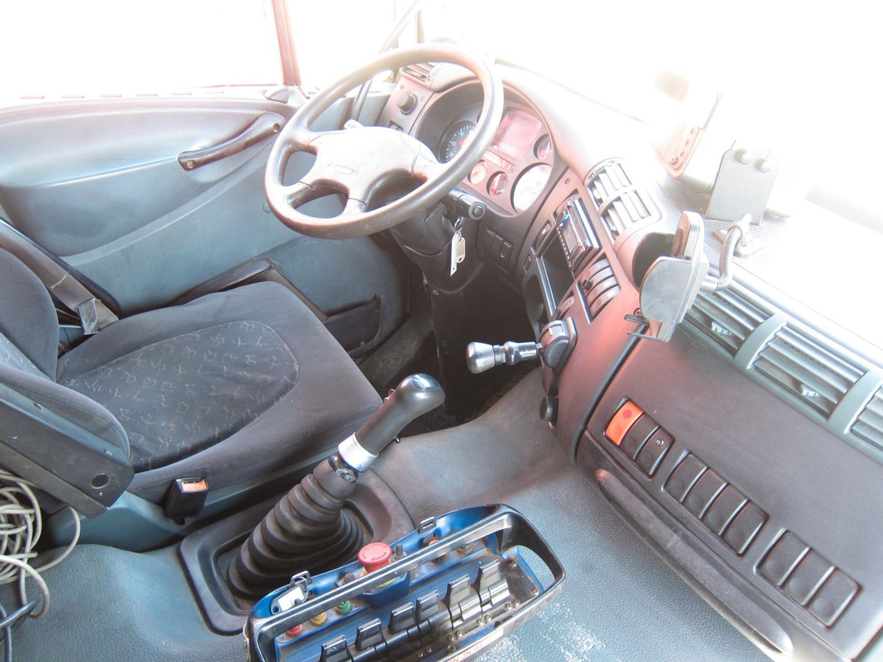 Koukkulava kuorma-auto, Nosturiauto DAF CF 85 480 6x2 HMF 2220 3xhydr Remote Manual E3: kuva Koukkulava kuorma-auto, Nosturiauto DAF CF 85 480 6x2 HMF 2220 3xhydr Remote Manual E3