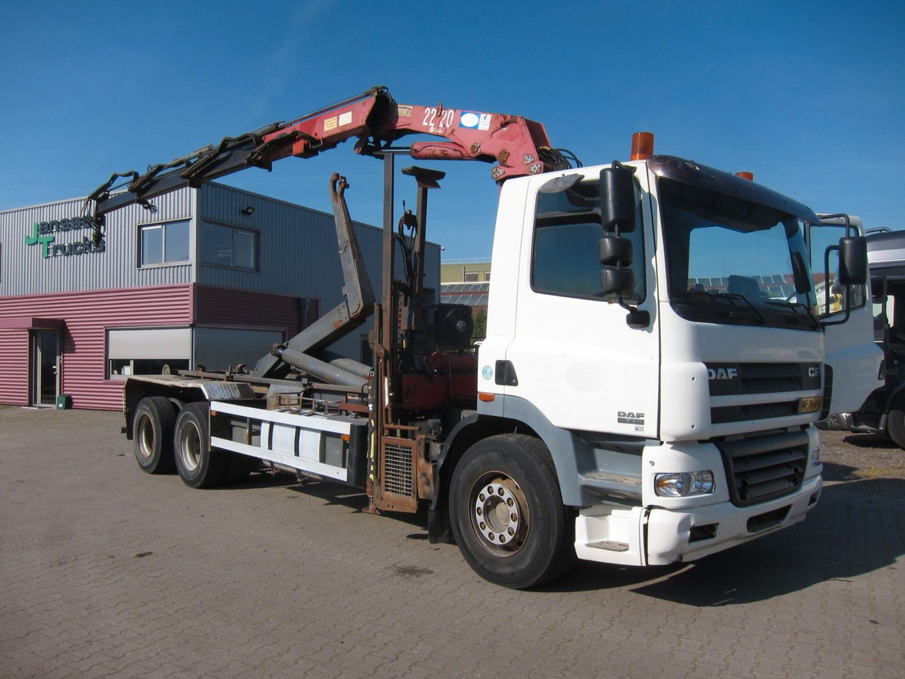 Koukkulava kuorma-auto, Nosturiauto DAF CF 85 480 6x2 HMF 2220 3xhydr Remote Manual E3: kuva Koukkulava kuorma-auto, Nosturiauto DAF CF 85 480 6x2 HMF 2220 3xhydr Remote Manual E3