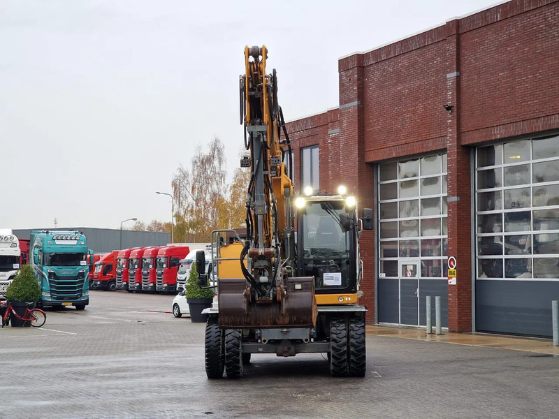 Liebherr A916 - 110 KW - Central Greasing - Camera - Pyöräalustainen kaivinkone: kuva Liebherr A916 - 110 KW - Central Greasing - Camera - Pyöräalustainen kaivinkone Liebherr A916 - 110 KW - Central Greasing - Camera - Pyöräalustainen kaivinkone: kuva Liebherr A916 - 110 KW - Central Greasing - Camera - Pyöräalustainen kaivinkone