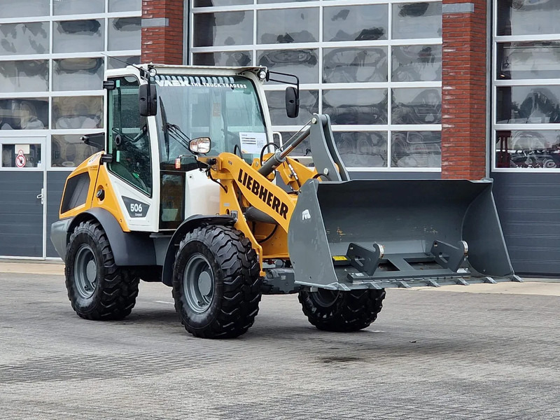 Liebherr L506 compact - New - Bucket + pallet forks - 46 KW - Pyöräkuormaaja: kuva Liebherr L506 compact - New - Bucket + pallet forks - 46 KW - Pyöräkuormaaja Liebherr L506 compact - New - Bucket + pallet forks - 46 KW - Pyöräkuormaaja: kuva Liebherr L506 compact - New - Bucket + pallet forks - 46 KW - Pyöräkuormaaja