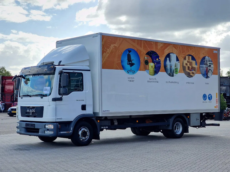 MAN TGL 12.250 4x2 - Box - Loadlift - Euro 5 - Automatic gearbox - Camera - Umpikori kuorma-auto: kuva MAN TGL 12.250 4x2 - Box - Loadlift - Euro 5 - Automatic gearbox - Camera - Umpikori kuorma-auto MAN TGL 12.250 4x2 - Box - Loadlift - Euro 5 - Automatic gearbox - Camera - Umpikori kuorma-auto: kuva MAN TGL 12.250 4x2 - Box - Loadlift - Euro 5 - Automatic gearbox - Camera - Umpikori kuorma-auto